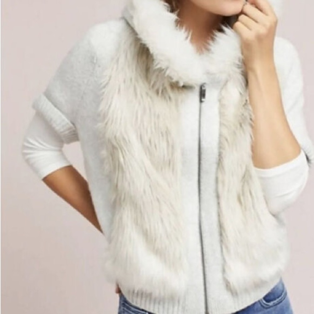 Anthropology sleeping on snow Short Sleeve Hooded Wool/Alpaca Blend Sweater